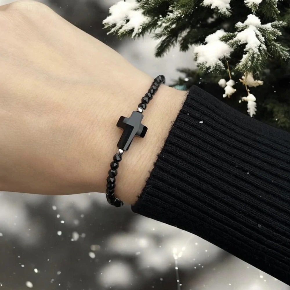 Spinel, 3-3,5 mm, fasetovaný, šňůra 38 cm (cca 115 korálků)