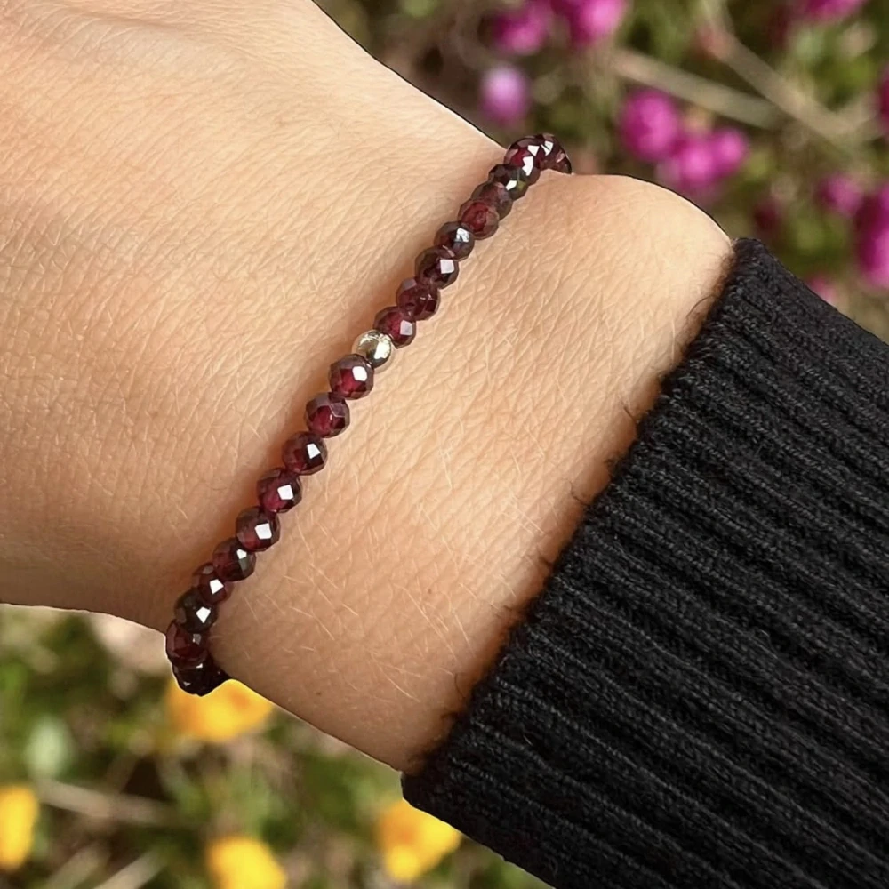 Granát, 3 mm, kvalita AA, fasetovaný, balení 5 ks