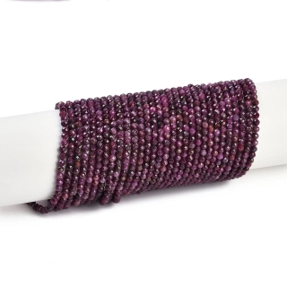 Rubín 3 mm, kvalita AA, fasetovaný, půlšňůra 19 cm (cca 56 korálků)