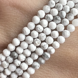 Howlit, 3-3,5 mm, kvalita AA, fasetovaný, šňůra 38 cm (cca 120 korálků)