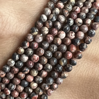 Jaspis leopardí, kvalita A, 3-3,5 mm, šňůra 38 cm (cca 136 korálků)